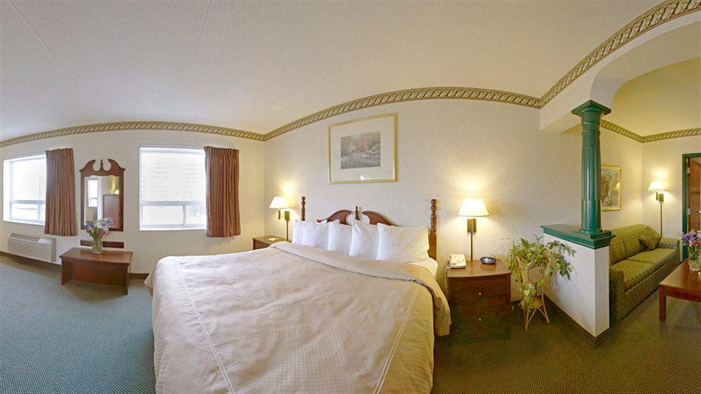 Comfort Suites Downtown Windsor Eksteriør bilde