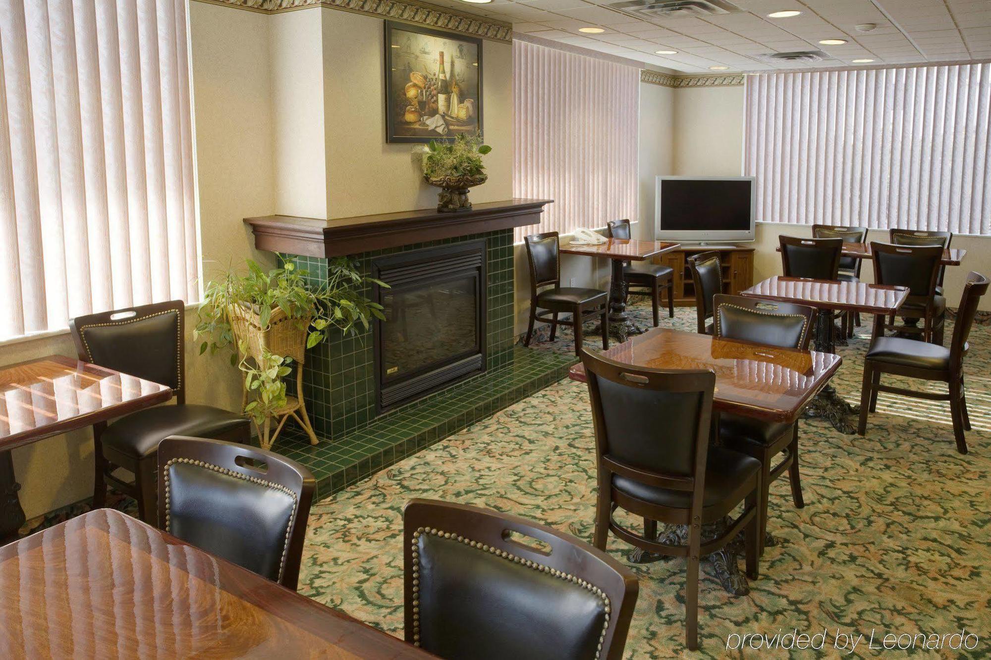 Comfort Suites Downtown Windsor Eksteriør bilde