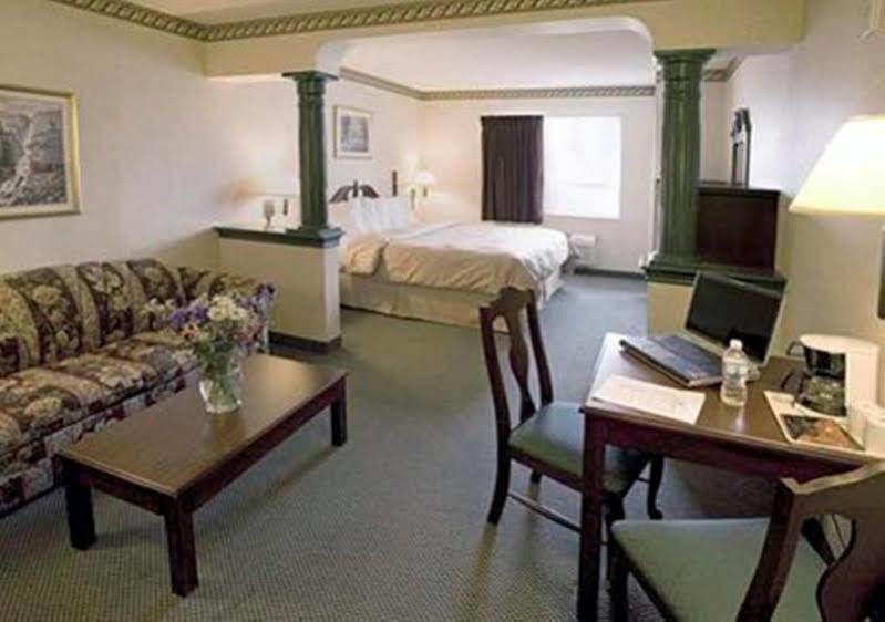Comfort Suites Downtown Windsor Eksteriør bilde