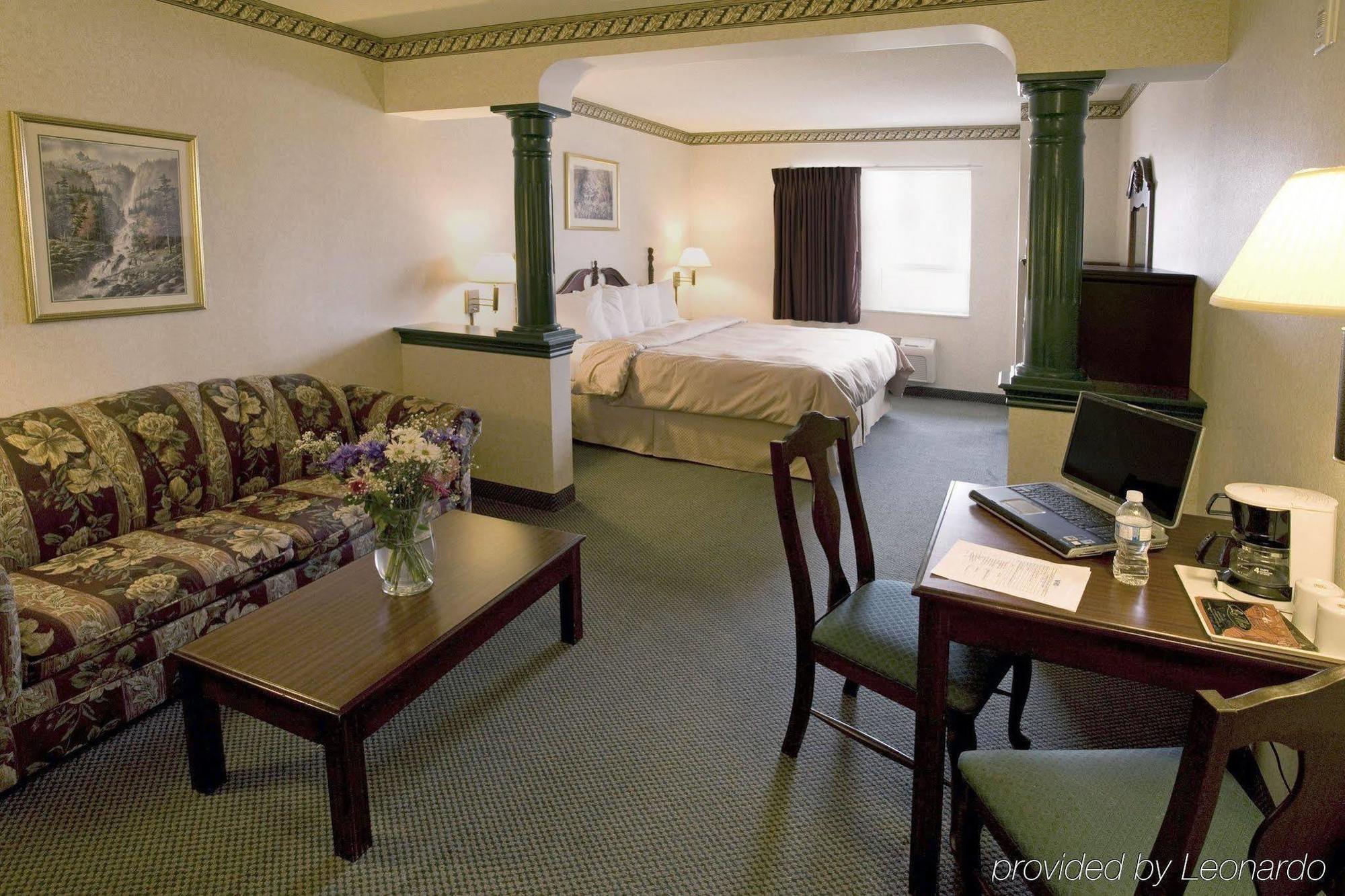 Comfort Suites Downtown Windsor Eksteriør bilde