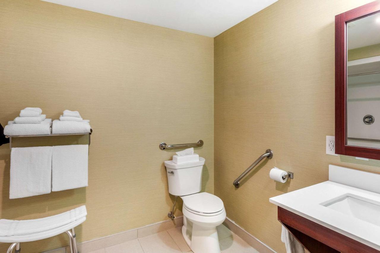 Comfort Suites Downtown Windsor Eksteriør bilde