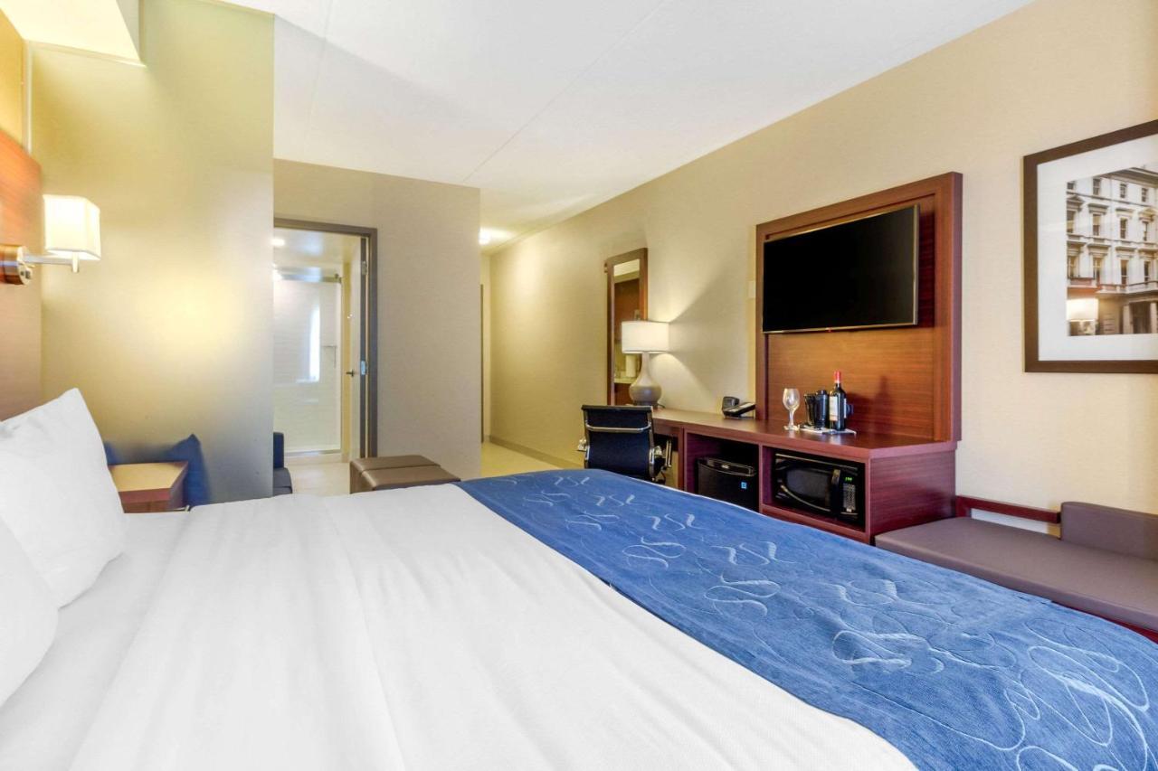 Comfort Suites Downtown Windsor Eksteriør bilde